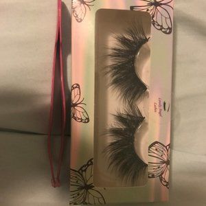False Mink Lashes with tweezers